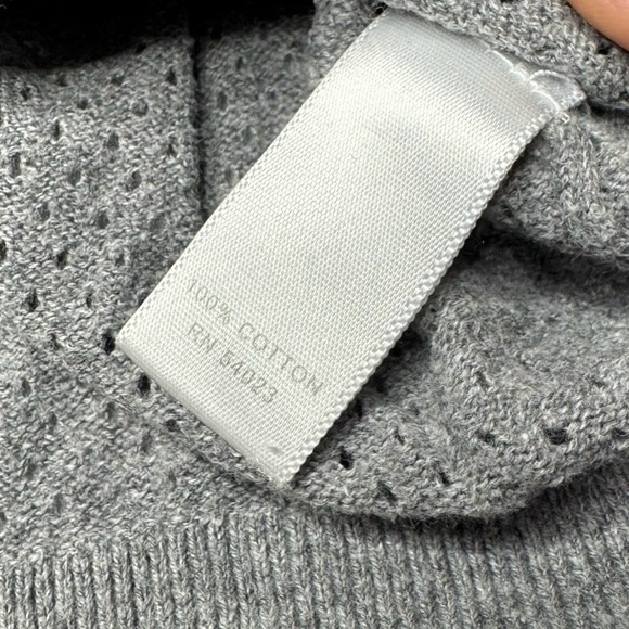 Banana Republic Gray Crew Neck perforated Sweater size XS - Picture 3 of 7